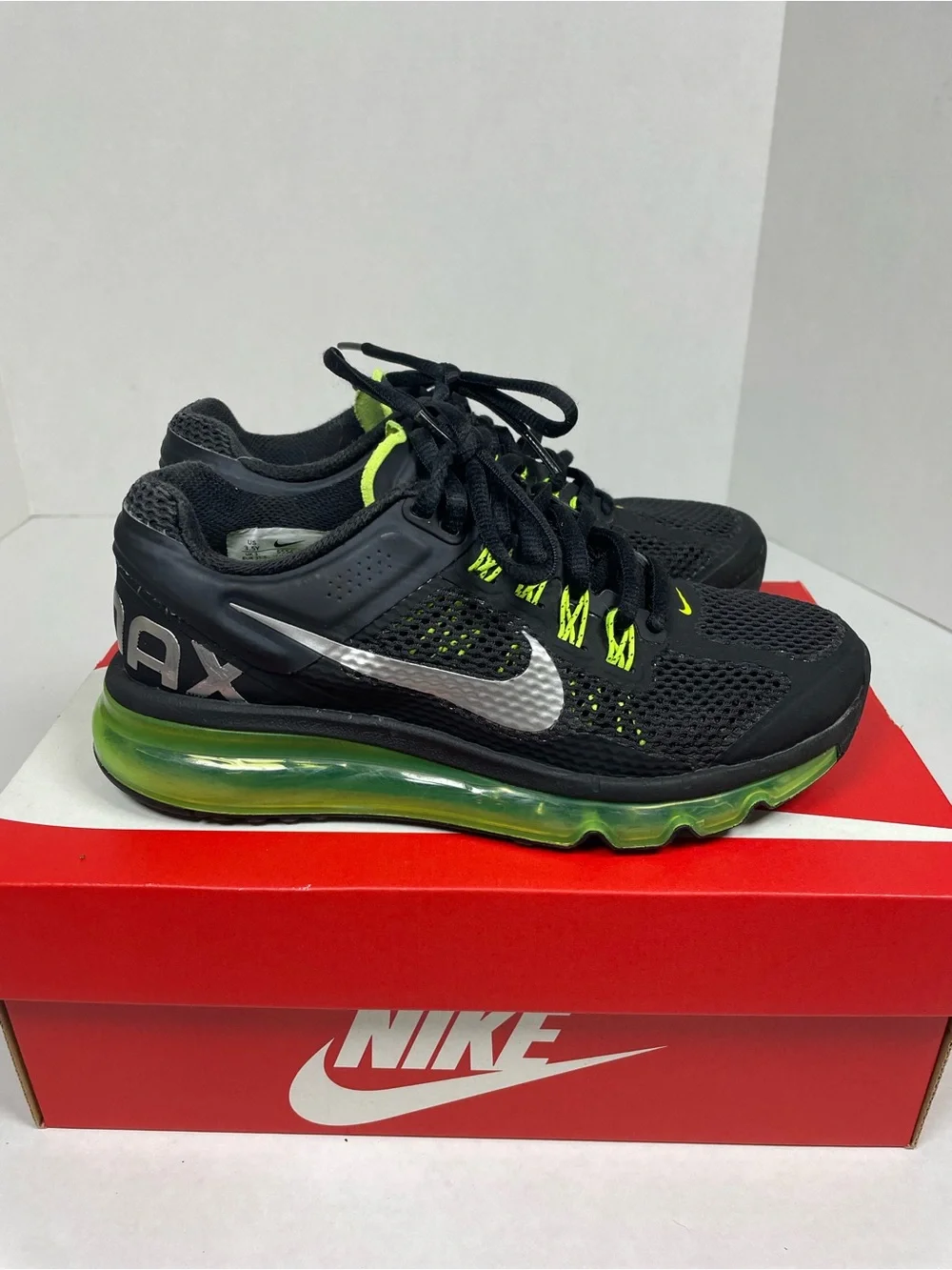 Nike Air Max 2013 Black Cyber Athletic Running Sneakers 555426-003 GS Size 3.5Y